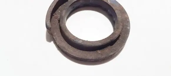 Audi A4 S4 B5 8D Front coil spring rubber mount 333512149b