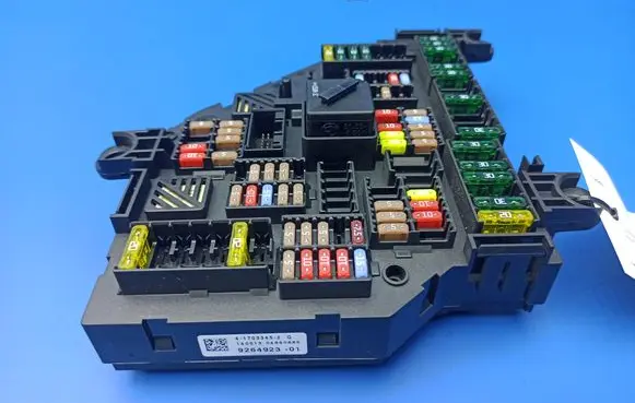 BMW 5 F10 F11 Fuse module 9264923 1670498 417033452