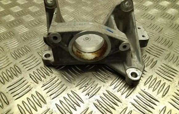 Nissan Leaf II (ZE1) Engine mounting bracket 230301B018