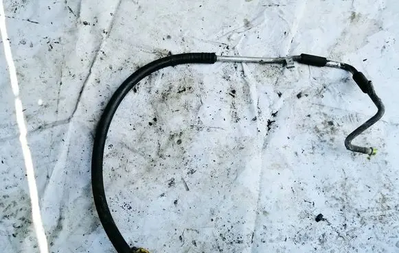 Volkswagen PASSAT B4 Air conditioning (A/C) pipe/hose 