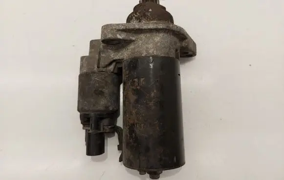 Volkswagen Golf VI Starter motor 027911023N