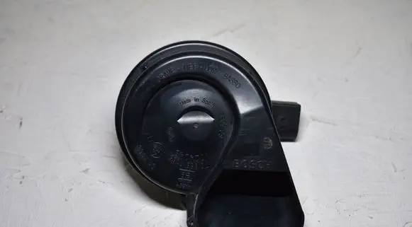 Audi Q7 4L Horn signal 4L0951221