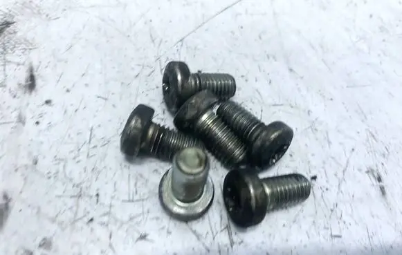 Volvo S60 Nuts/bolts 