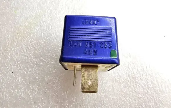 Audi A4 S4 B6 8E 8H Other relay 8A0951253