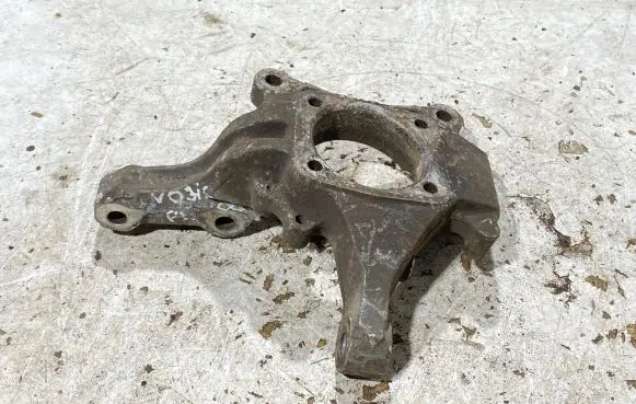 Front wheel hub spindle knuckle