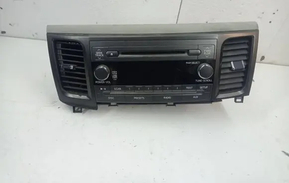 Toyota Sienna XL30 III Radio/CD/DVD/GPS head unit 8612008270 0444E28D LAPK027146US