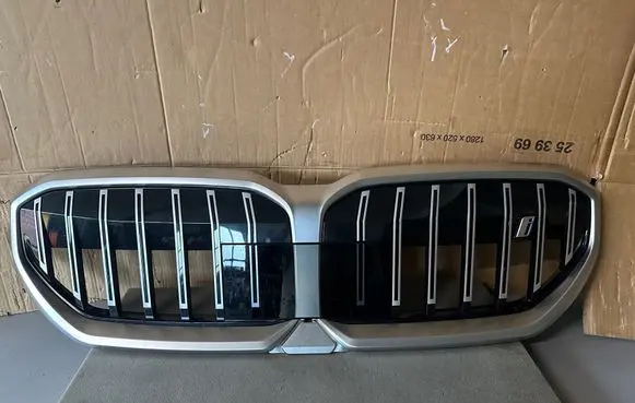 BMW i5 G60 Front grill 5A017A9