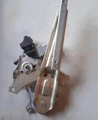 Nissan Juke I F15 Rear door window regulator motor