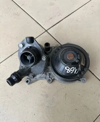Thermostat/thermostat housing