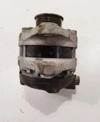 Toyota Auris 150 Generator/alternator 1042104101