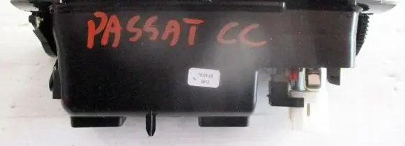 Volkswagen PASSAT CC Ashtray (front) 