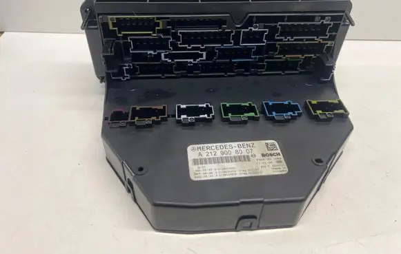 Mercedes-Benz E W212 Fuse module A2129008007 A2129020603 A2129015800