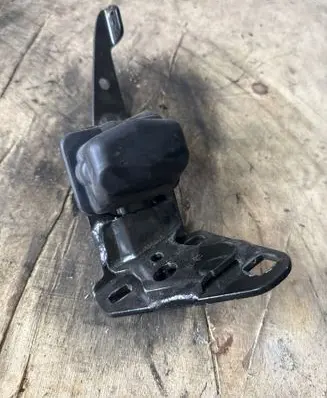Renault Master III Sliding door upper roller guide/hinge 77946809R