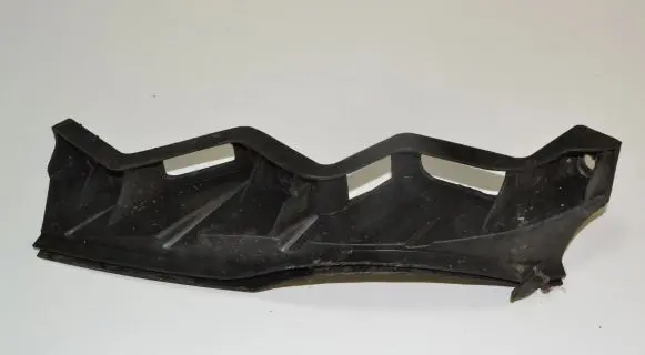 Volkswagen PASSAT B6 Front bumper mounting bracket 3C0807890