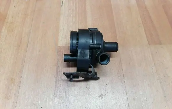 Mercedes-Benz CLS C219 Electric auxiliary coolant/water pump 3130591163 A2118350028 A218350014