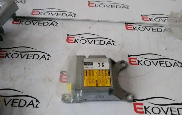 Toyota Prius+ (ZVW40) Airbag control unit/module 8917047220