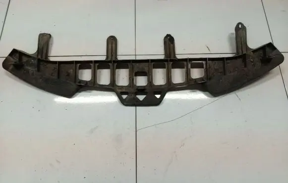 Seat Leon (1P) Rear bumper mounting bracket