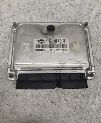 Volkswagen PASSAT B5.5 Engine control unit/module 0281010553 038906019EB
