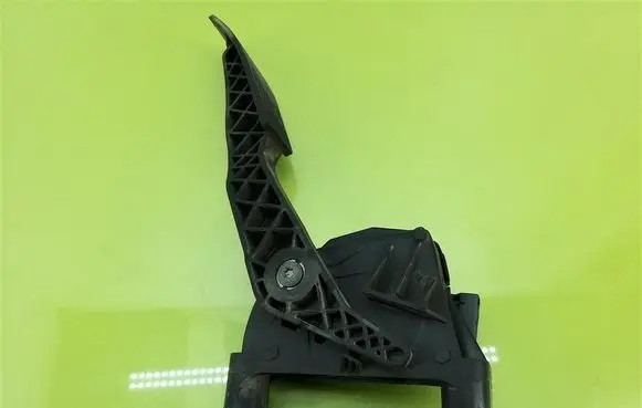 Opel Astra G Accelerator throttle pedal 9157998