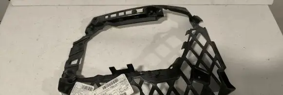 Volkswagen PASSAT B8 Front bumper mounting bracket 3G0807178