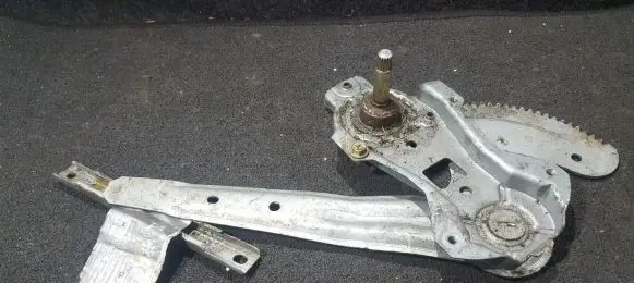 Nissan Almera N16 Sliding door window regulator with motor