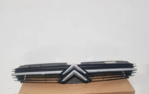 Citroen C5 Quarter panel pressure vent 9636751980