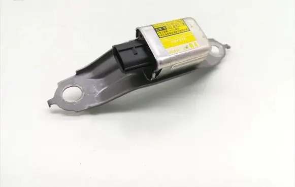 Toyota Prius (XW20) Airbag deployment crash/impact sensor 89833-47030 187900-0910