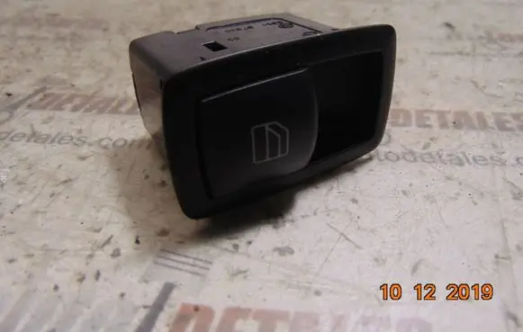 Mercedes-Benz B W245 Electric window control switch A2518200510