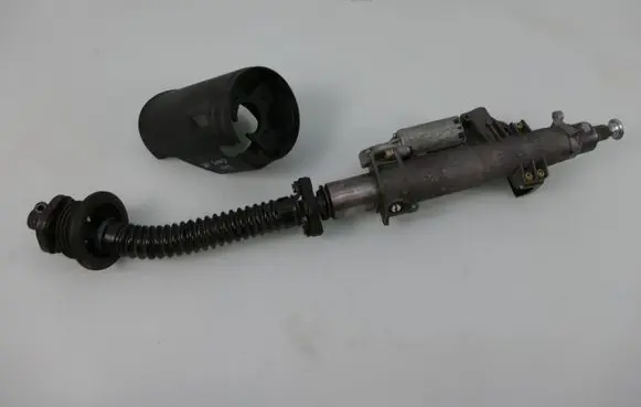 Steering wheel axle set