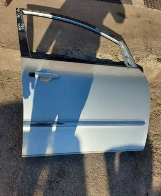 Toyota Avensis Verso Front door