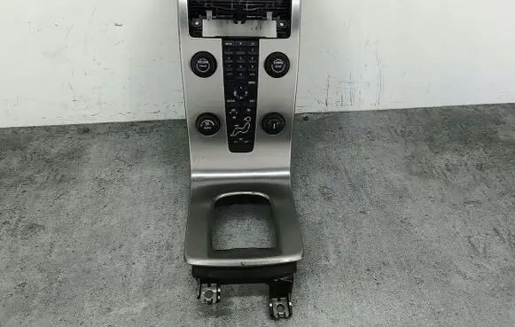Volvo V50 Head unit multimedia control 30672565