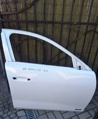 Opel Astra L Front door 