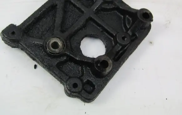 Mazda 6 Engine mounting bracket 
