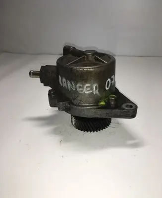 Ford Ranger Vacuum pump WL5118G00A X2T55472ZT