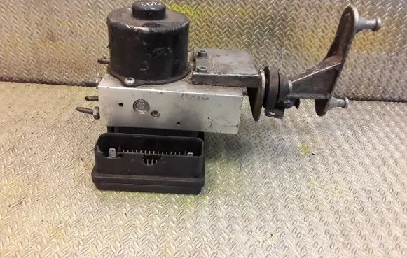 Mercedes-Benz C W203 ABS Pump 2095450232 0034319412