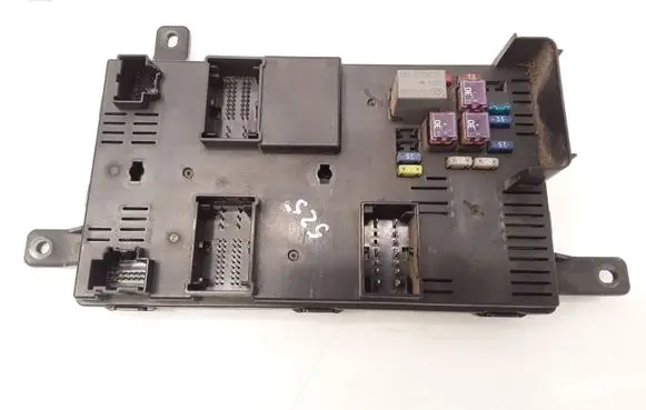 KIA Carnival Fuse module 919584D0800M