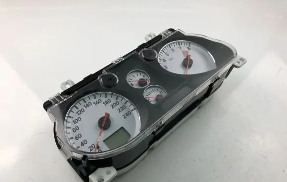 Mitsubishi Outlander Speedometer (instrument cluster) 8100A086
