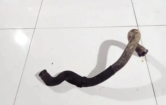 Peugeot 3008 I Engine coolant pipe/hose