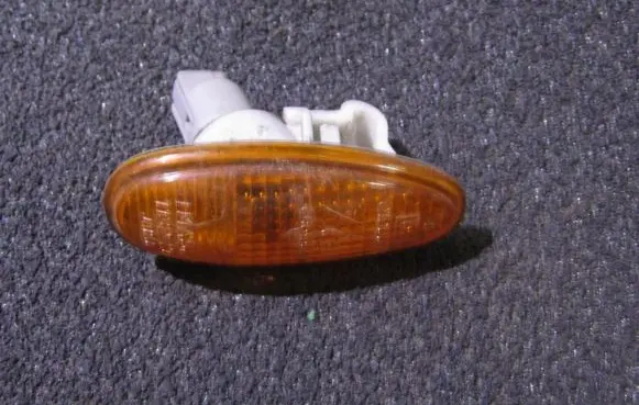 Mitsubishi Space Gear Front fender indicator light