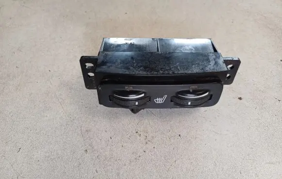 Toyota Avensis T250 Seat heating switch 453417