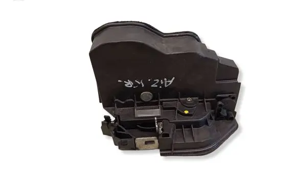 BMW X3 E83 Rear door lock 7167069