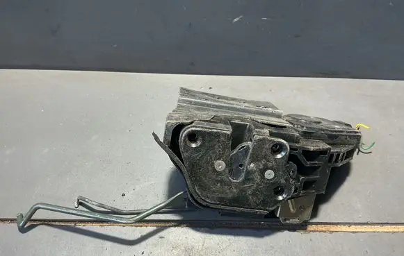 Hyundai Coupe Front door lock 