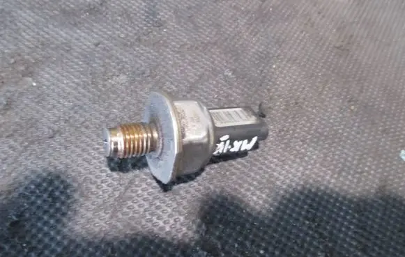 Ford Mondeo MK IV Fuel pressure sensor 9658227880 STK0040A