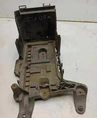 Volkswagen Jetta V Battery box tray 1K0915333C