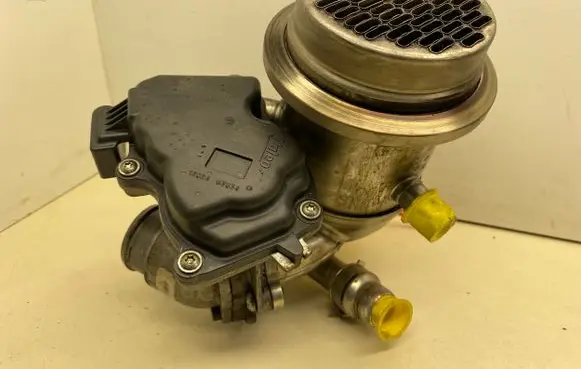 Volkswagen Polo V 6R EGR valve 04B131501