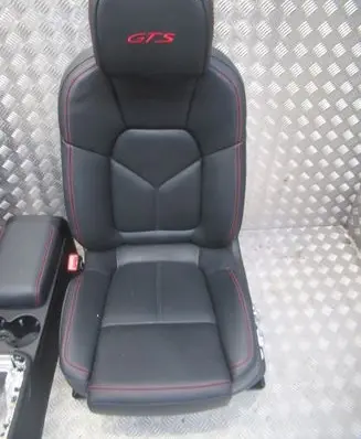 Porsche Macan (95B) Front driver seat 