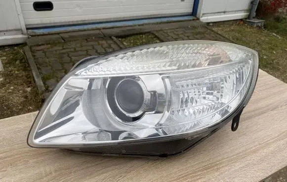 Skoda Fabia Mk2 (5J) Headlight/headlamp 5J1941017B