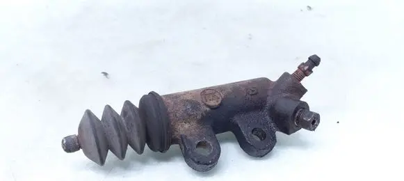 Toyota Avensis T250 Clutch slave cylinder 