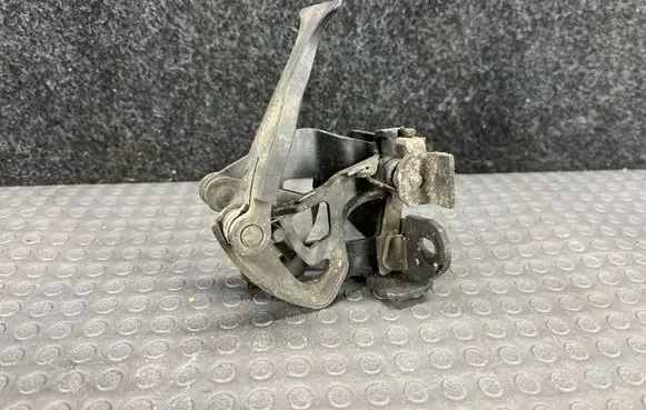Mercedes-Benz C W203 Engine bonnet/hood lock/catch 2038800164