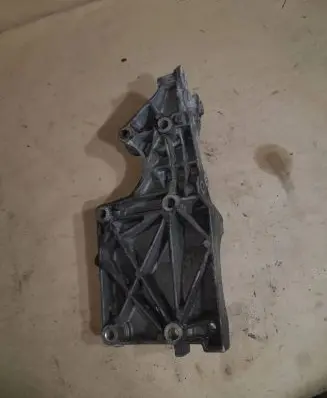 Volkswagen PASSAT B6 Engine mounting bracket 03G903143A